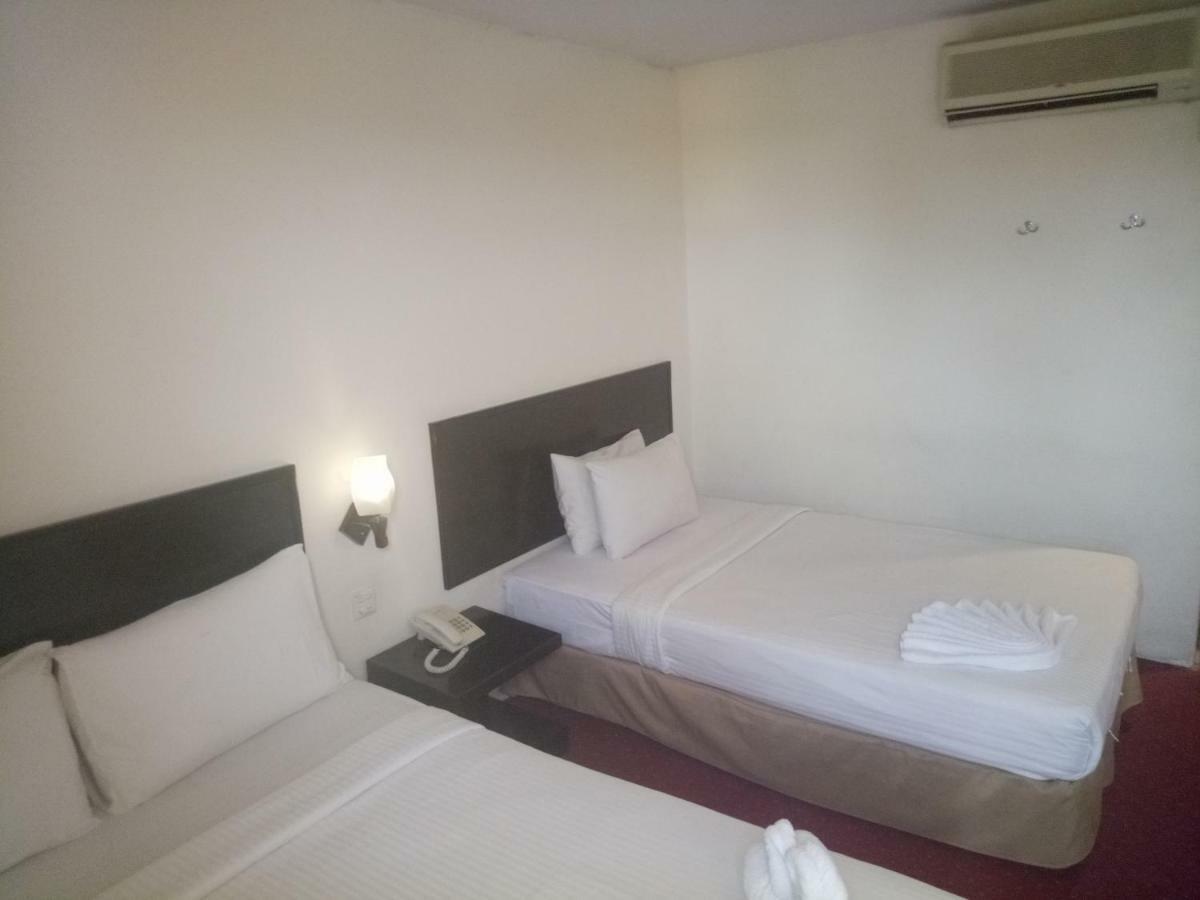 Hotel Sri Sutra Sunway Mentari Petaling Jaya Buitenkant foto