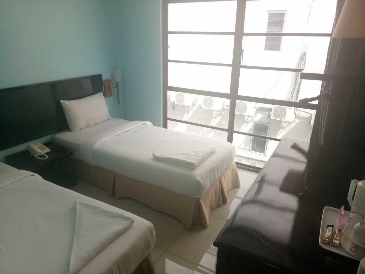 Hotel Sri Sutra Sunway Mentari Petaling Jaya Buitenkant foto