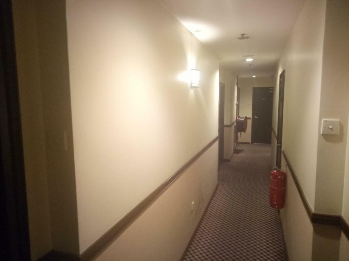 Hotel Sri Sutra Sunway Mentari Petaling Jaya Buitenkant foto